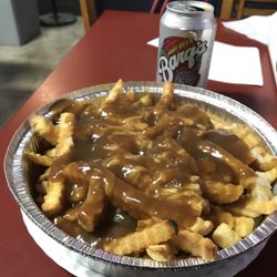 Bull's Eye Pizza Windsor South - Vegan poutine