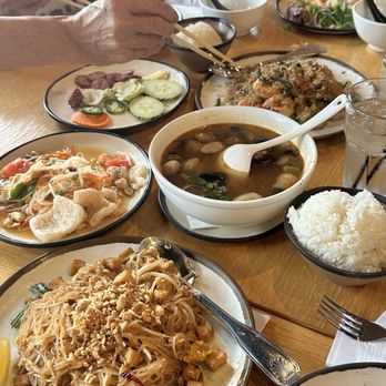 Chao Baan - Tom Yum Soup, Pad Thai - Thai Near Me - St. Louis, Missouri