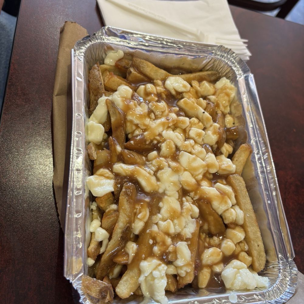 La Belle Patate - Traditional poutine- Large size - Poutineries Near Me - Vancouver, British Columbia La Belle Patate - Traditional poutine- Large size - Poutineries Near Me - Vancouver, British Columbia