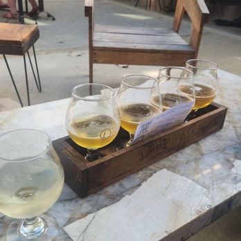 Docent Brewing - Prosecco and a flight of mainly Ipas - Brewpubs Near Me - Carlsbad, California Docent Brewing - Prosecco and a flight of mainly Ipas - Brewpubs Near Me - Carlsbad, California