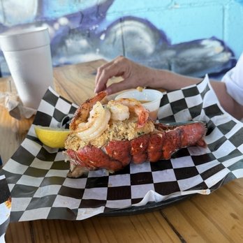Lynn's Quality Oysters - Seafood Markets Near Me - Eastpoint, Florida