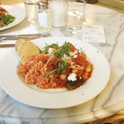 Bagdad Café - Vegetarisk böngryta med bulgur. Var beredd att slicka rent hela tallriken. Gudomlig!