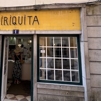 Casa Piriquita - Outside. Look for this yellow sign you can't miss it. - Cafes Near Me - Sintra, 11