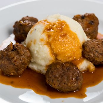 Il Violino - a plate of meatballs and mashed potatoes - Italian Near Me - New York, New York