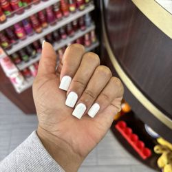 Holly Nails & Spa - nails
