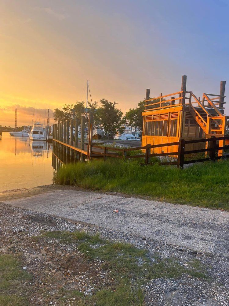 THE CRAB DOCK Updated May 2024 23 Photos 410 Saucier Ave, Pass Christian, Mississippi