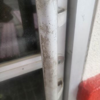Clyde's Hot Chicken - Door handle - Chicken Shop Near Me - Montclair, California