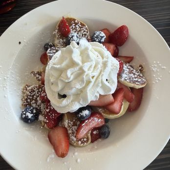 Le Peep - Banana pancake bowl - Breakfast & Brunch Near Me - Edison, New Jersey Le Peep - Banana pancake bowl - Breakfast & Brunch Near Me - Edison, New Jersey