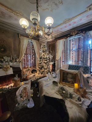 Victoria Mansion by null