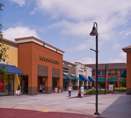 Albertville Premium Outlets by null