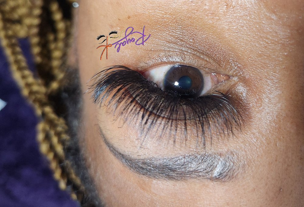 Royal K Lashes Logo