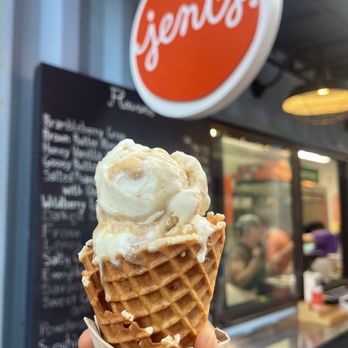 Jeni's Splendid Ice Creams - Gooey Butter Cake - Ice Cream & Frozen Yogurt Near Me - Tampa, Florida Jeni's Splendid Ice Creams - Gooey Butter Cake - Ice Cream & Frozen Yogurt Near Me - Tampa, Florida