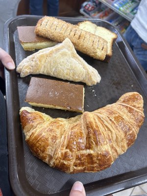 La Perla Bakery by null