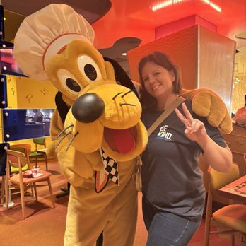 Goofy's Kitchen - Me and Pluto!! - American Near Me - Anaheim, California Goofy's Kitchen - Me and Pluto!! - American Near Me - Anaheim, California