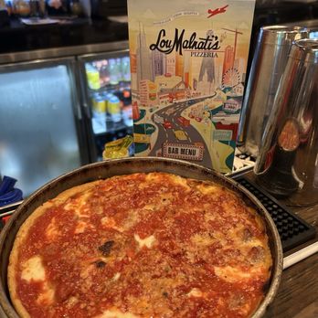 Lou Malnati's Pizzeria - Wow! This Chicago Classic was amazing! - Pizza Near Me - Chicago, Illinois