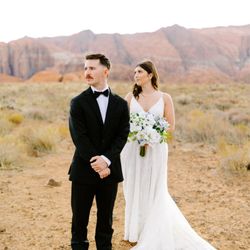 Bree Smith Photography - Bride & Groom in the Utah Desert