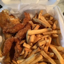 Clock Bar - The fish is salty and the fries cooked in old oil