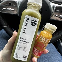 Pressed JuicerySweet Greens w/ Ginger Vive Organic Wellness Shot Pressed JuicerySweet Greens w/ Ginger Vive Organic Wellness Shot
