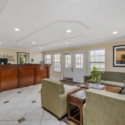 Best Western Pineywoods Inn - Lobby