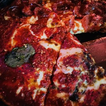 Pequod's Pizza - Spinach and pepperoni deep dish pizza - Pizza Near Me - Morton Grove, Illinois Pequod's Pizza - Spinach and pepperoni deep dish pizza - Pizza Near Me - Morton Grove, Illinois