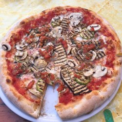Pizzeria da Mario - Pizza Valle del Orto. Geschmacklich sehr gut und unter 10 Euro.