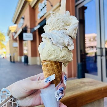 Bacio di Latte - Gelato Near Me - Newport Beach, California