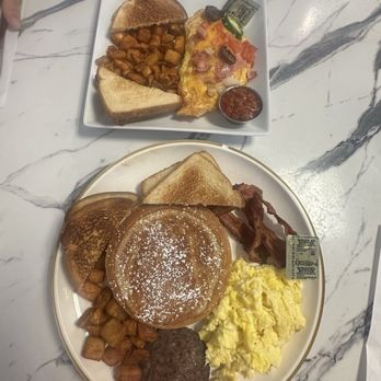 Cafe Bistro - The bistro platter and southwestern omelette. - Breakfast & Brunch Near Me - Pensacola Beach, Florida