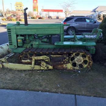 Bobs Cafe - The tractor out front of Bobs - Cafes Near Me - Moses Lake, Washington