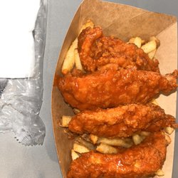 Taco Dive - Buffalo chicken tenders w fries