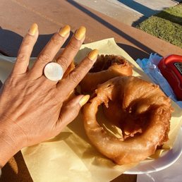 Colossal onion rings! Colossal onion rings!