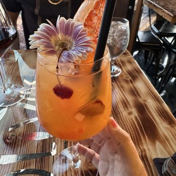 Olivos - Sangria blanca - Spanish Near Me - Tampa, Florida Olivos - Sangria blanca - Spanish Near Me - Tampa, Florida