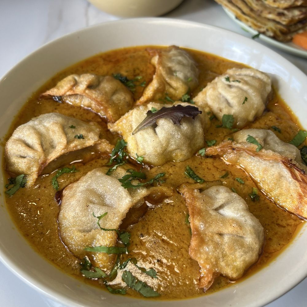 momos momos