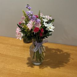 Fine & Fancy Flowers - This is NOWHERE near the same planet from Teleflora website. Not a single tulip or rose.