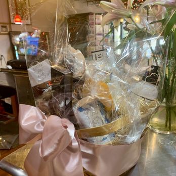 Mari's Flowers - Pamper basket
Gourmet chocolate, specialty hand cremes lotions ultimate luxury basket - Florists Near Me - South Milwaukee, Wisconsin Mari's Flowers - Pamper basket
Gourmet chocolate, specialty hand cremes lotions ultimate luxury basket - Florists Near Me - South Milwaukee, Wisconsin
