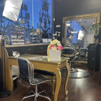 Diva Touch - Hair Stylists Near Me - Van Nuys, California