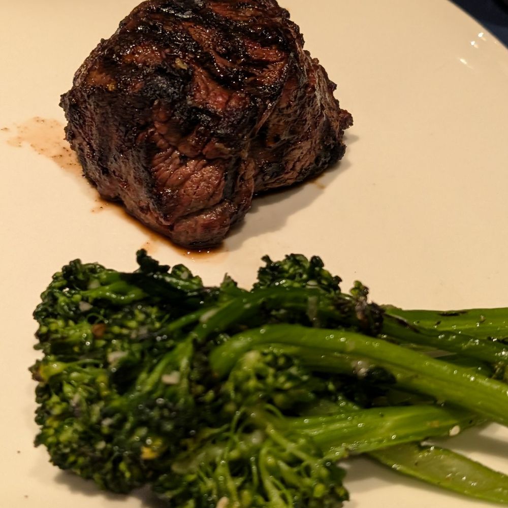 Filet mignon and broccolini Filet mignon and broccolini