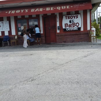 Troy's Bar-Be-Que - Barbeque Near Me - Boynton Beach, Florida