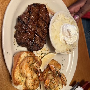 Texas Roadhouse - Sirloin and shrimp combo w/ mash potatoes - Barbeque Near Me - Denver, Colorado Texas Roadhouse - Sirloin and shrimp combo w/ mash potatoes - Barbeque Near Me - Denver, Colorado