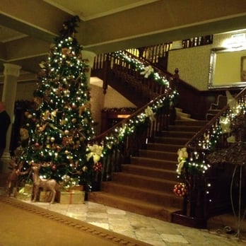 Hayfield Manor - Lobby staircase - Hotels Near Me - Cork City, Colorado