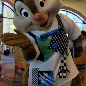 Goofy's Kitchen - Dale Saying Hi - American Near Me - Anaheim, California