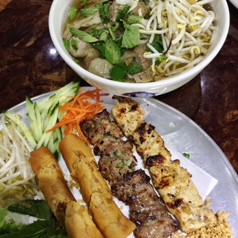 Huong's Vietnamese Bistro - Roll your own rice paper wraps and pho! - Vietnamese Near Me - Ottawa, Ontario