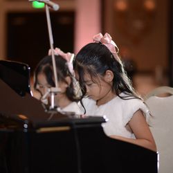 Triyarn Piano Studios - Selected piano students (Yvonne & Iris) perform at Janet Triyarn's wedding.
