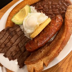 La Herradura Latin Food - Bandeja paisa