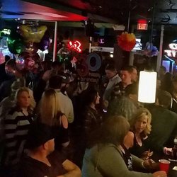 Stoli's Lounge - Party time!