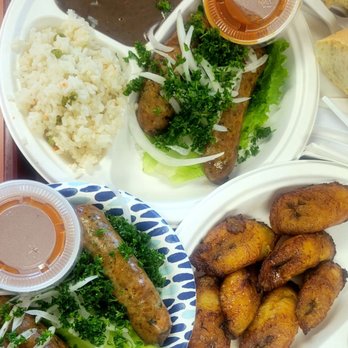 Guatemalteca Bakery - Platanos con crema y frijoles. Langonizas al lado. - Bakeries Near Me - Los Angeles, California