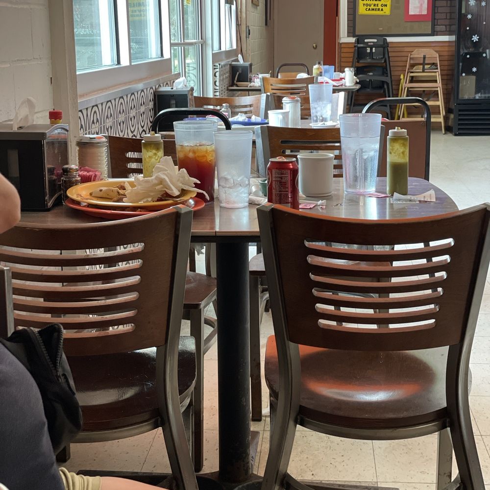 Mi Casa - The tables left uncleaned. - Mexican Near Me - San Antonio, Texas Mi Casa - The tables left uncleaned. - Mexican Near Me - San Antonio, Texas
