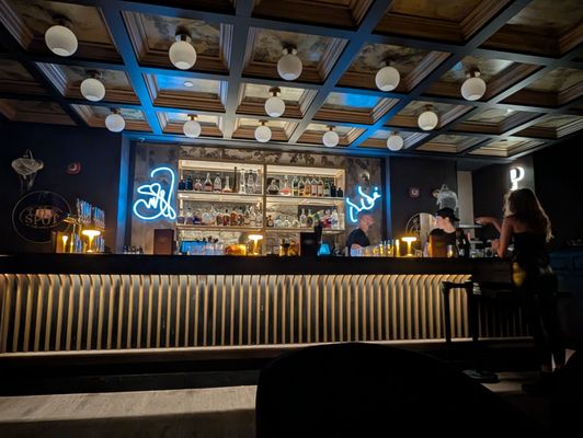 Still G.I.N. Lounge By Dre and Snoop by null