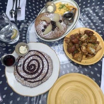 La Note - Lemon Gingerbread Pancakes and Poached Pears Oatmeal Raspberry Pancakes - French Near Me - Berkeley, California