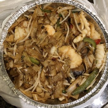 Café Gloucester - Malaysian Style Seafood Fried Rice Noodles. Oily and bland. - Hong Kong Style Cafe Near Me - Vancouver, British Columbia Café Gloucester - Malaysian Style Seafood Fried Rice Noodles. Oily and bland. - Hong Kong Style Cafe Near Me - Vancouver, British Columbia