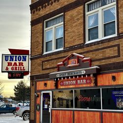 Union Bar - Front of building from tenth street